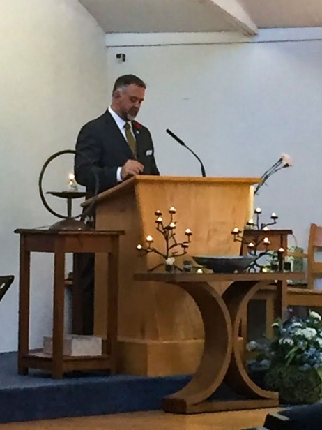 Scot preaching at UUCR
